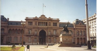 Plaza de Mayo, Buenos Aires, palco de luta histórica pela justiça (Foto José Pedro Martins)