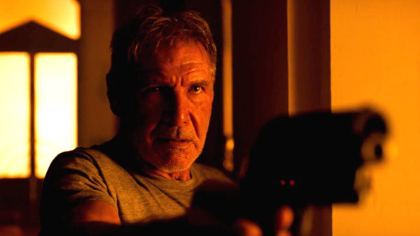 Deckard (Harrison Ford) de volta (Foto Divulgação) 