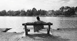 "Eles Só Usam Black-tie" mostra a vida de jovens negros sul-africanos e é quase todo rodado em branco e preto