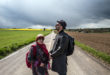 Agnès Varda divide o road movie com o jovem fotógrafo e artista JR (Foto Divulgação)